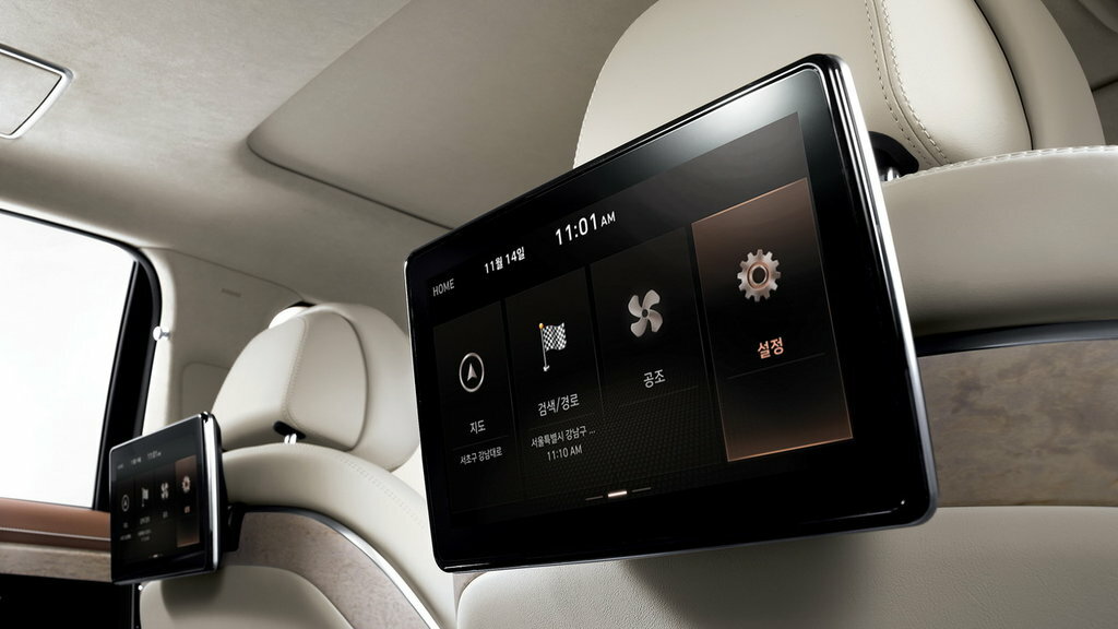 Genesis G90 Luxury