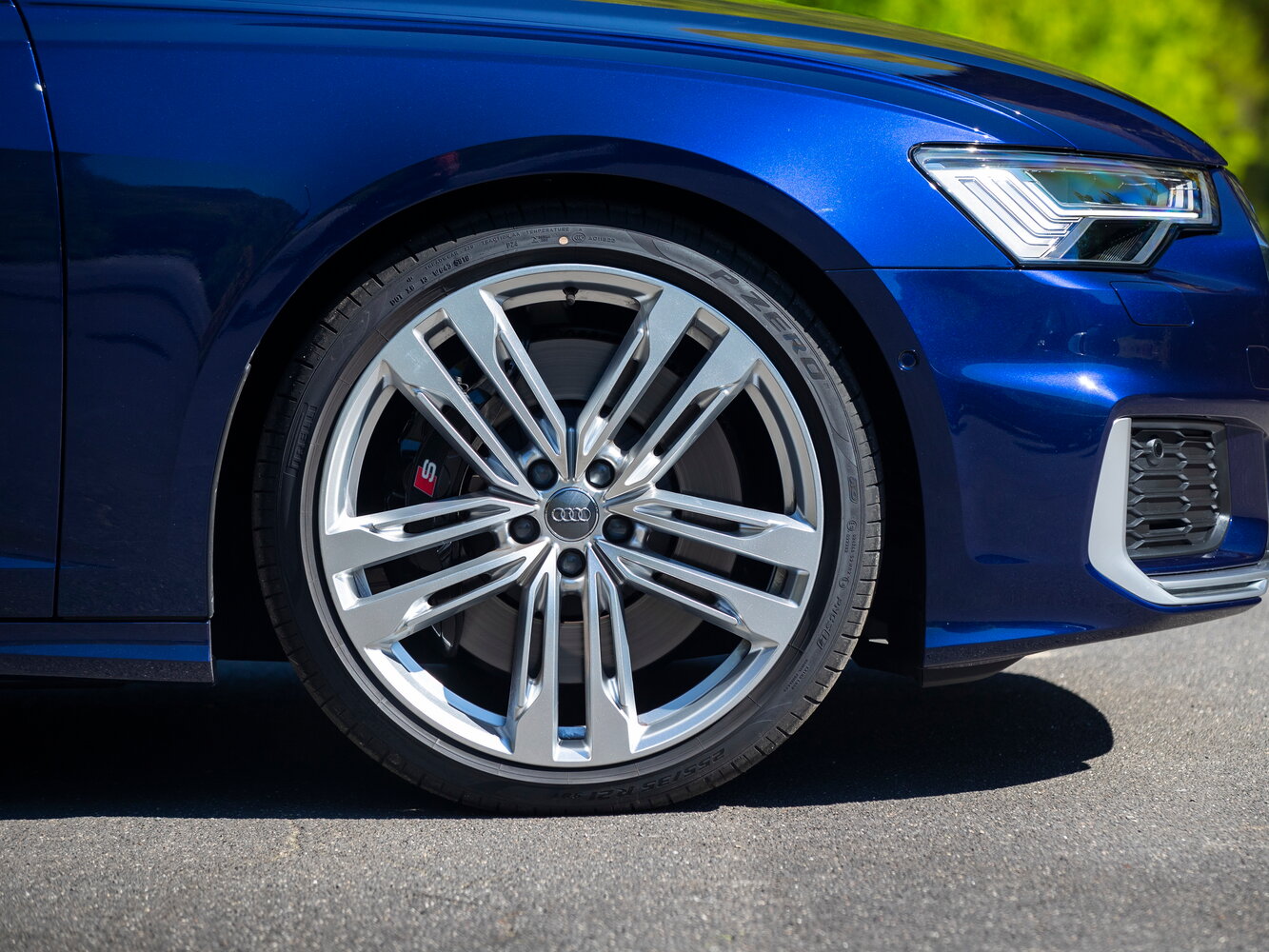 Audi S6 — справочные фотографии комплектации, Диск