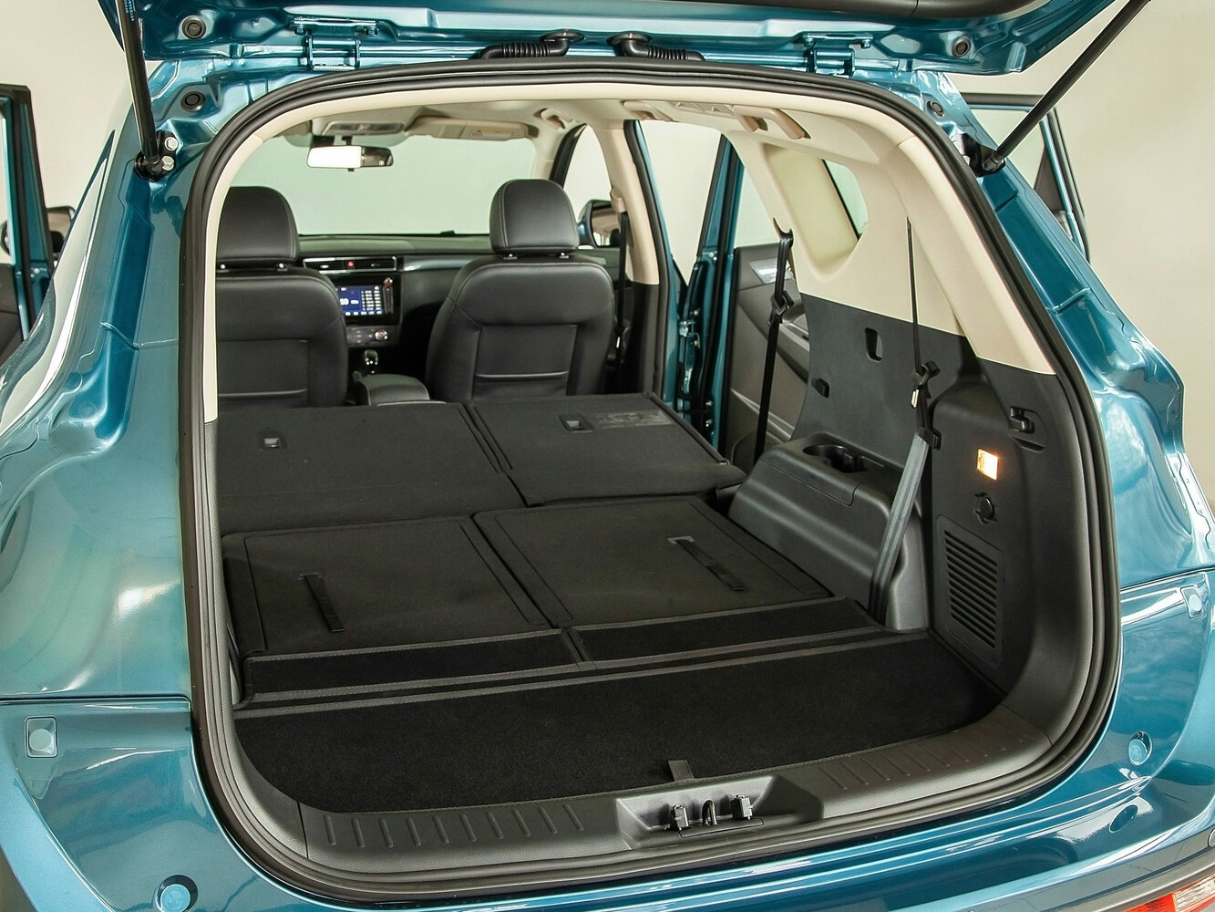 Dongfeng 580 — справочные фотографии комплектации, Багажник