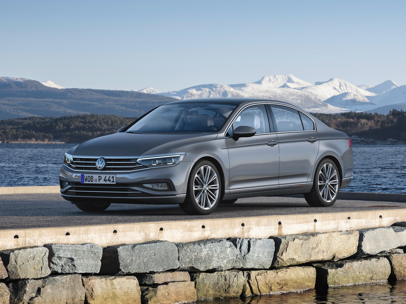 Volkswagen Passat 2021 330TSI Luxury