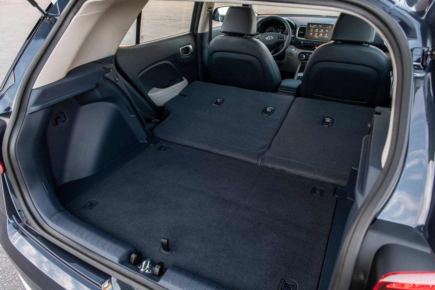 Hyundai Venue — справочные фотографии комплектации, Багажник
