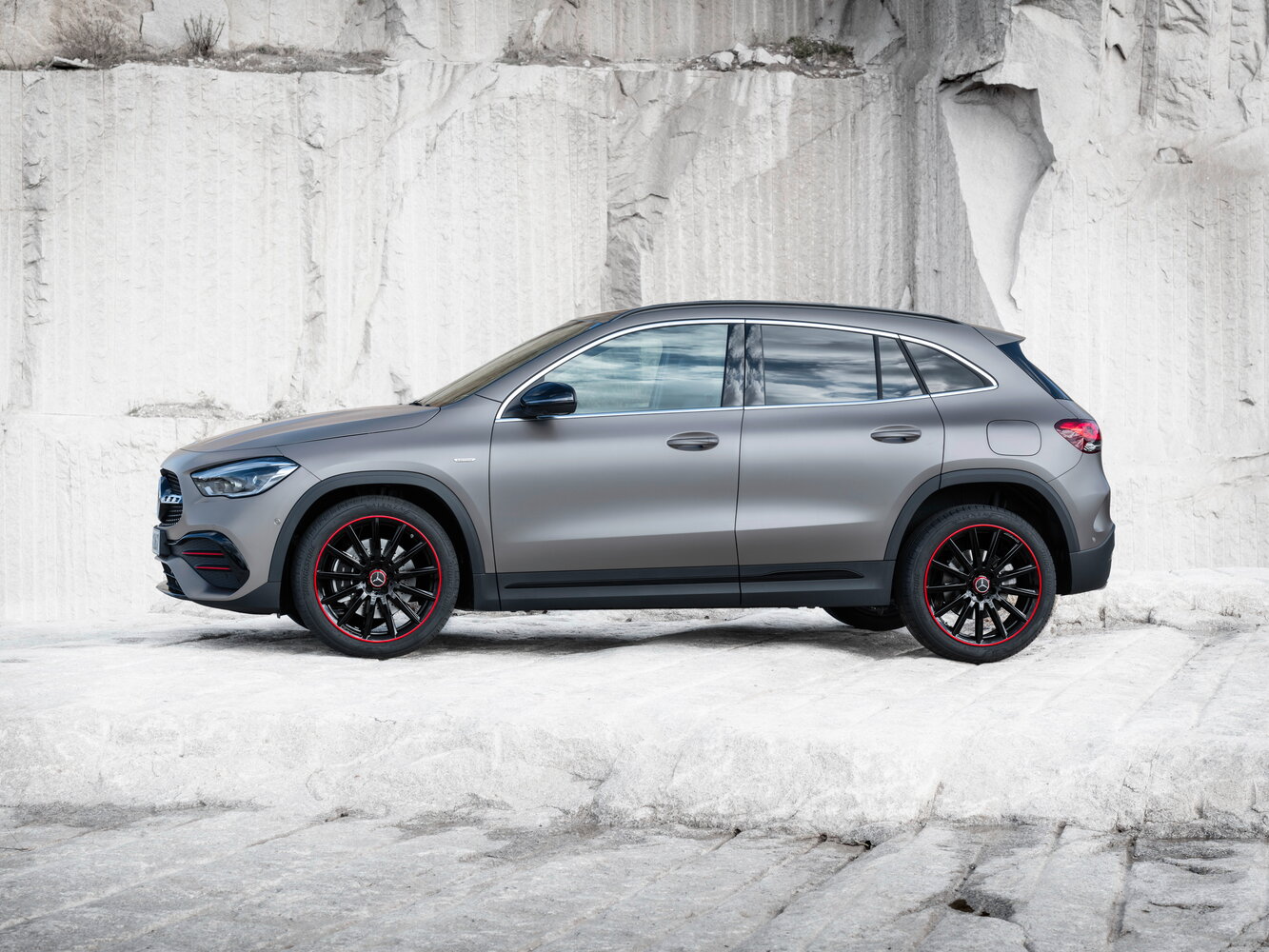 Mercedes-Benz GLA-Class H247 GLA250 4MATIC