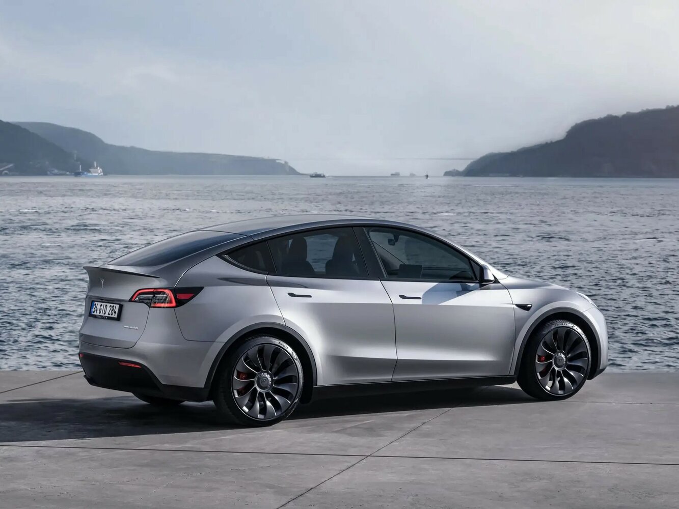 Tesla Model Y RWD