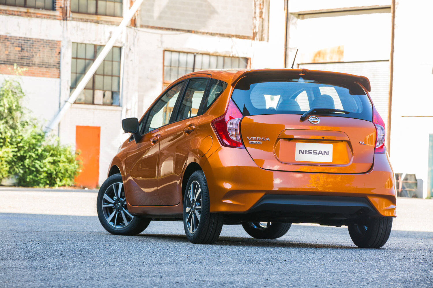 Nissan Note e− X
