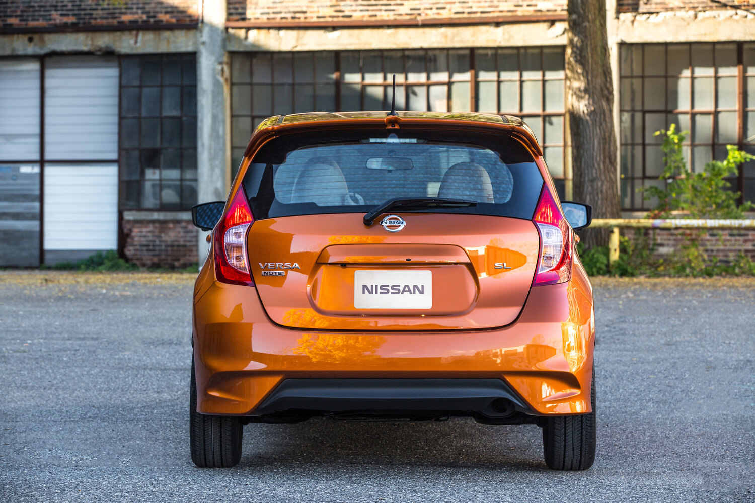 Nissan Note e− X