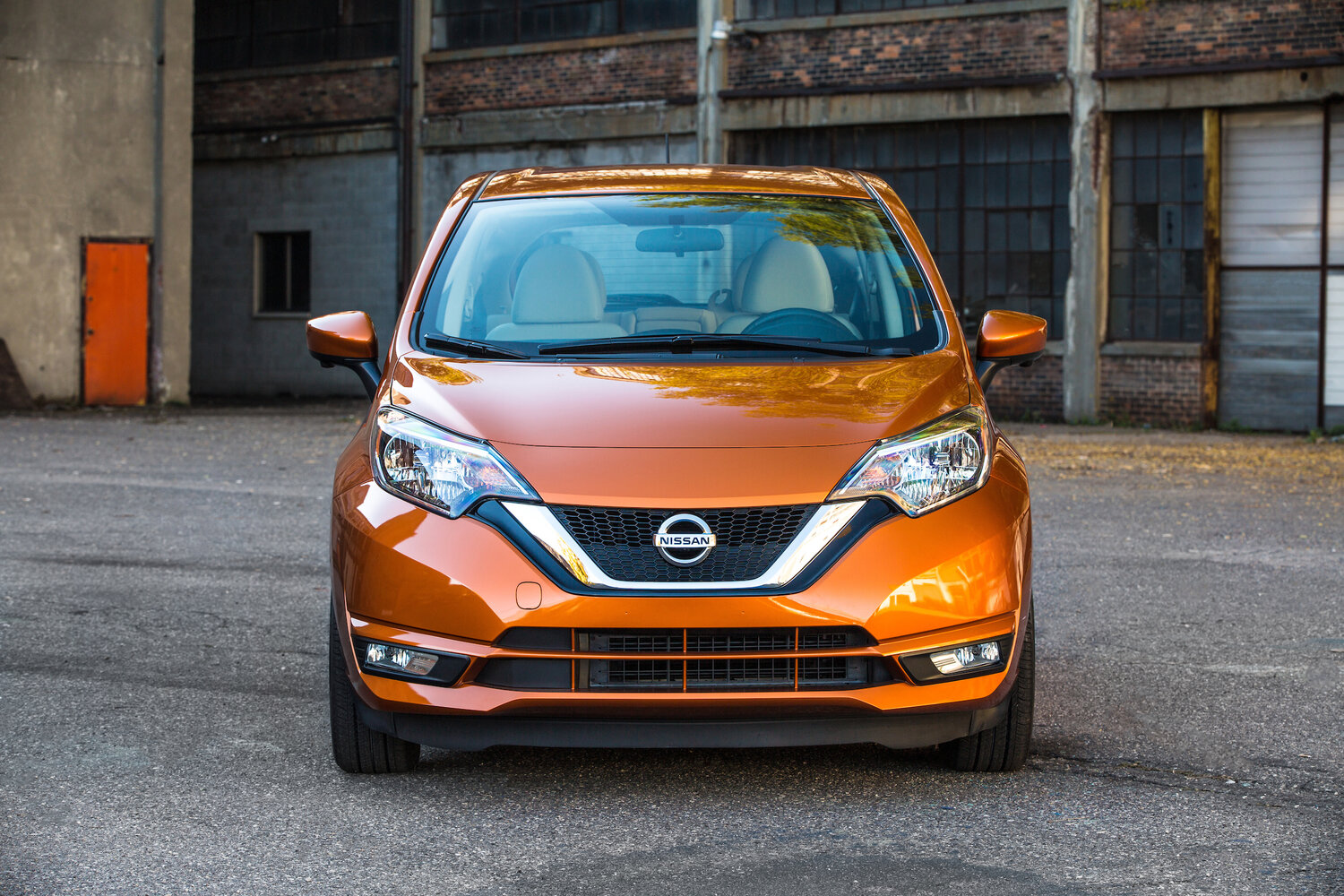 Nissan Note e− X