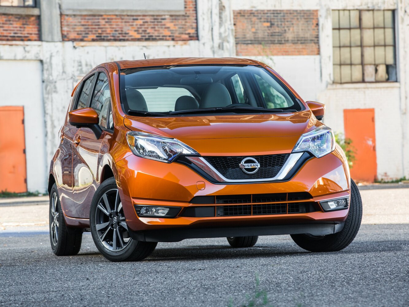Nissan Note e− X
