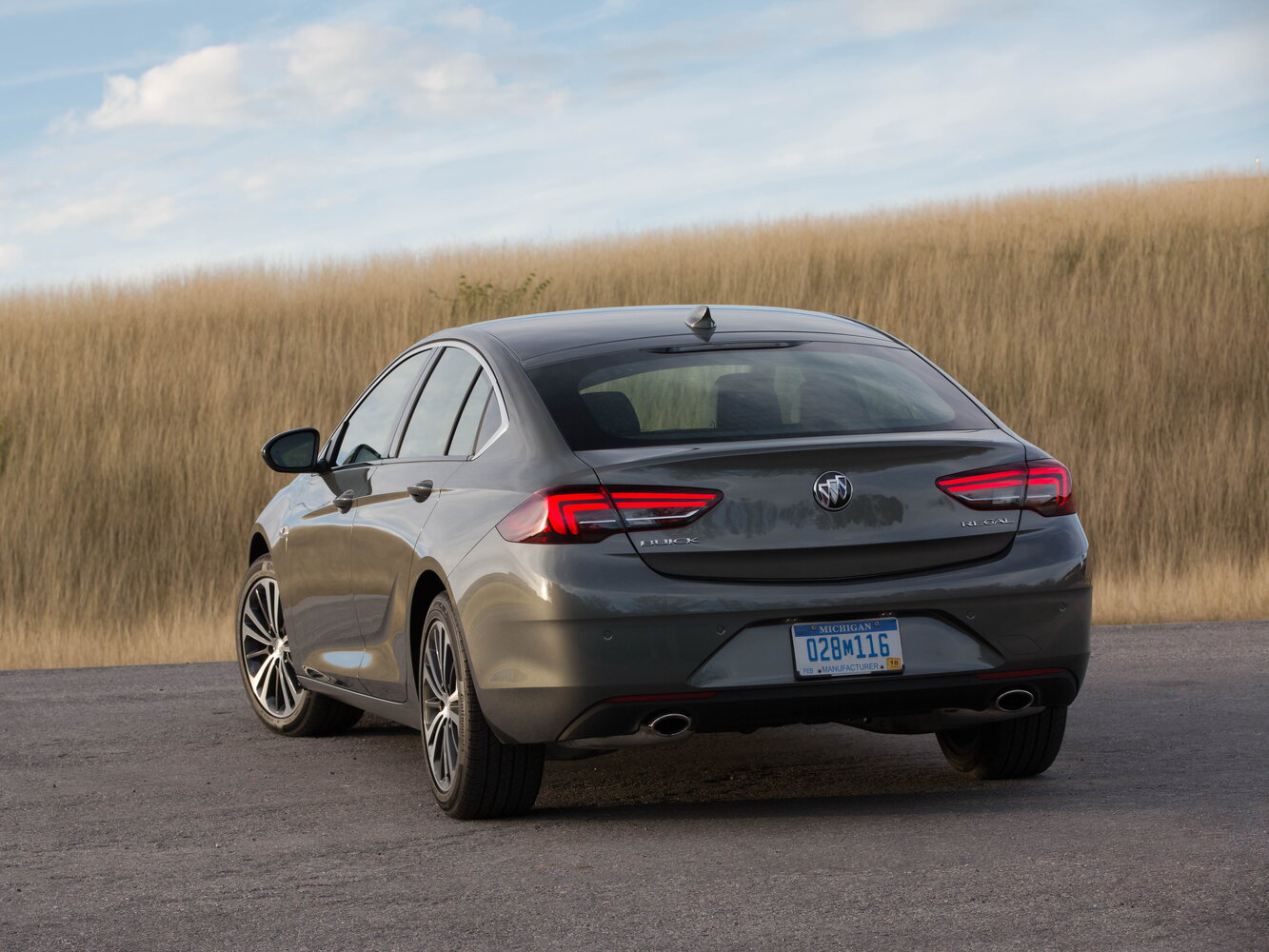 Buick Regal — справочные фотографии комплектации, Сзади