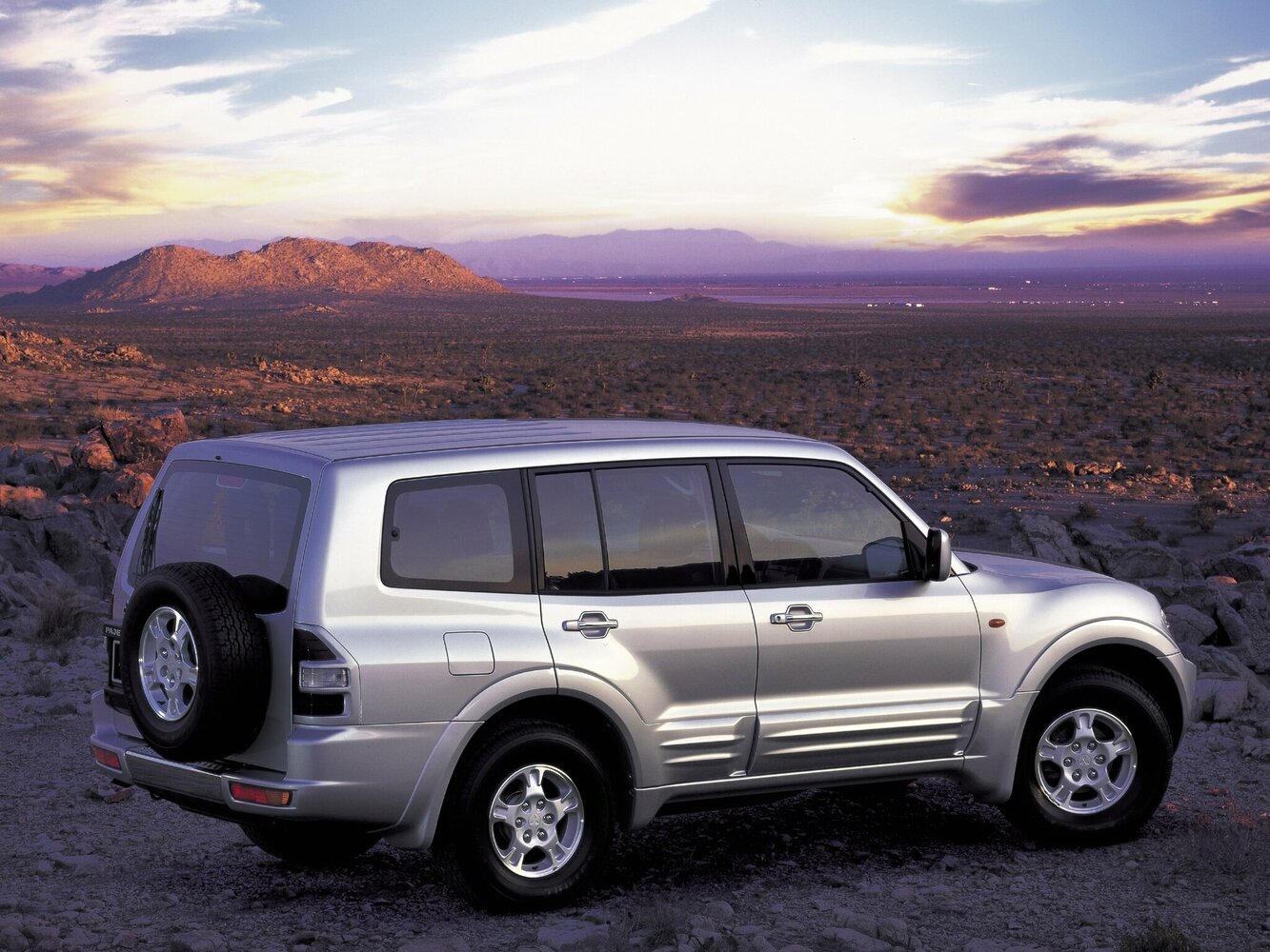 Mitsubishi Pajero −I