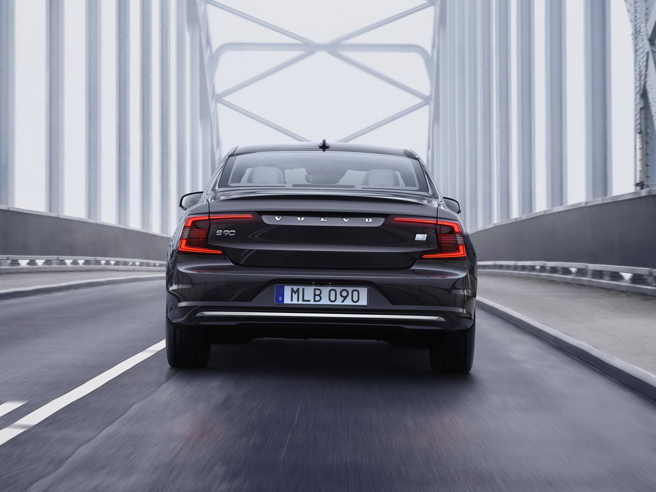 Volvo S90 B5