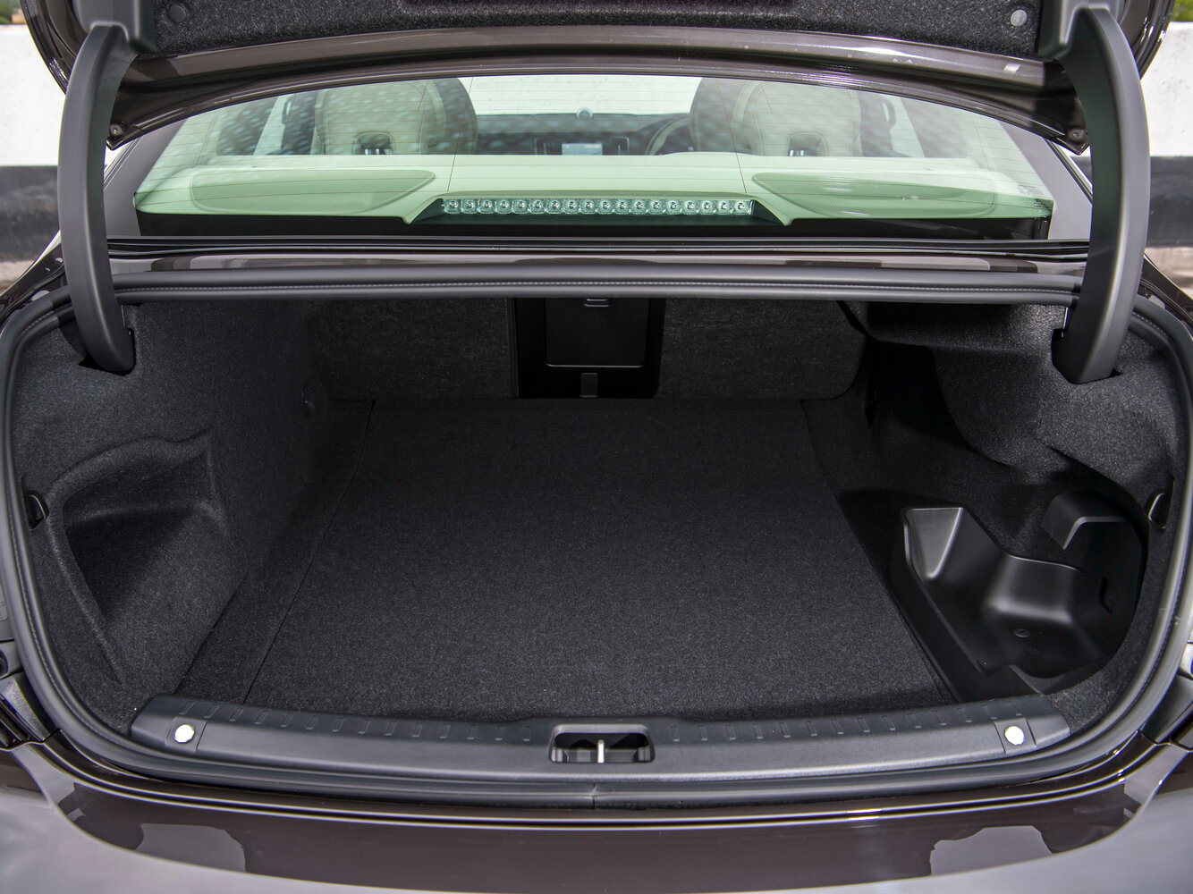 Volvo S90 — справочные фотографии комплектации, Багажник