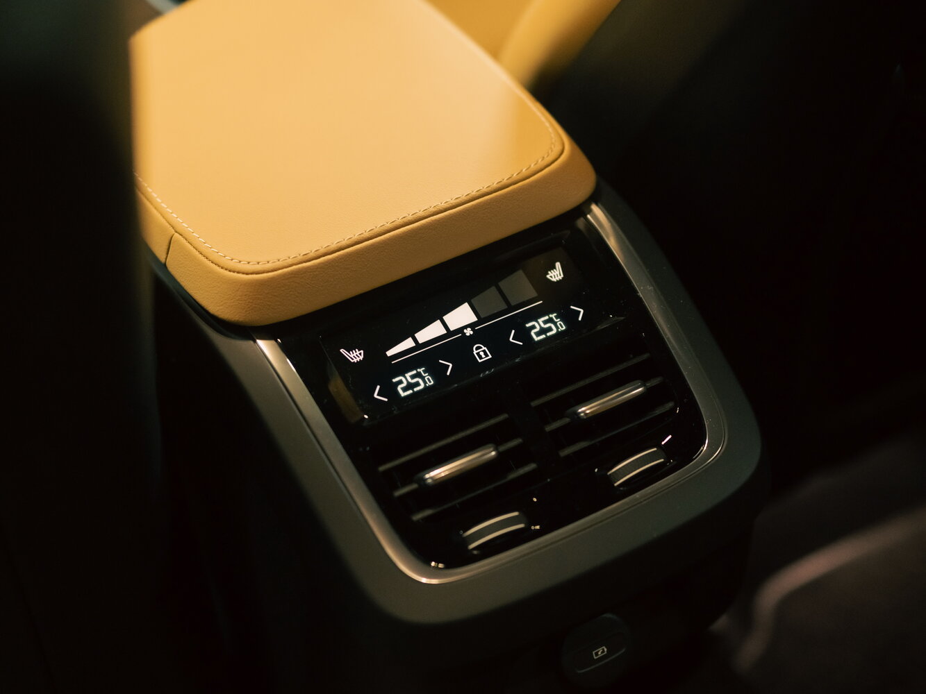 Volvo S90 B5