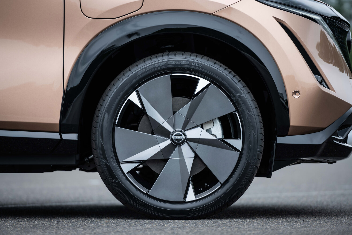 Nissan Ariya — справочные фотографии комплектации, Диск