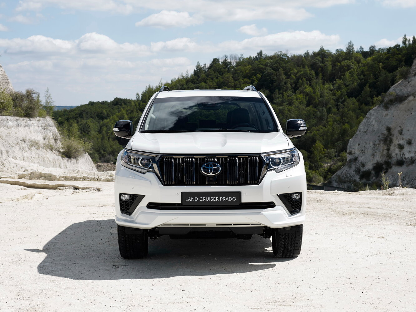 Toyota Land Cruiser Prado 2023 4.0L AT 7 мест