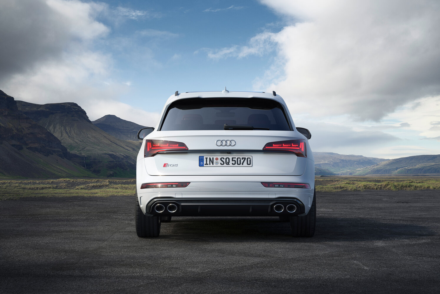 Audi SQ5 — справочные фотографии комплектации, Сзади