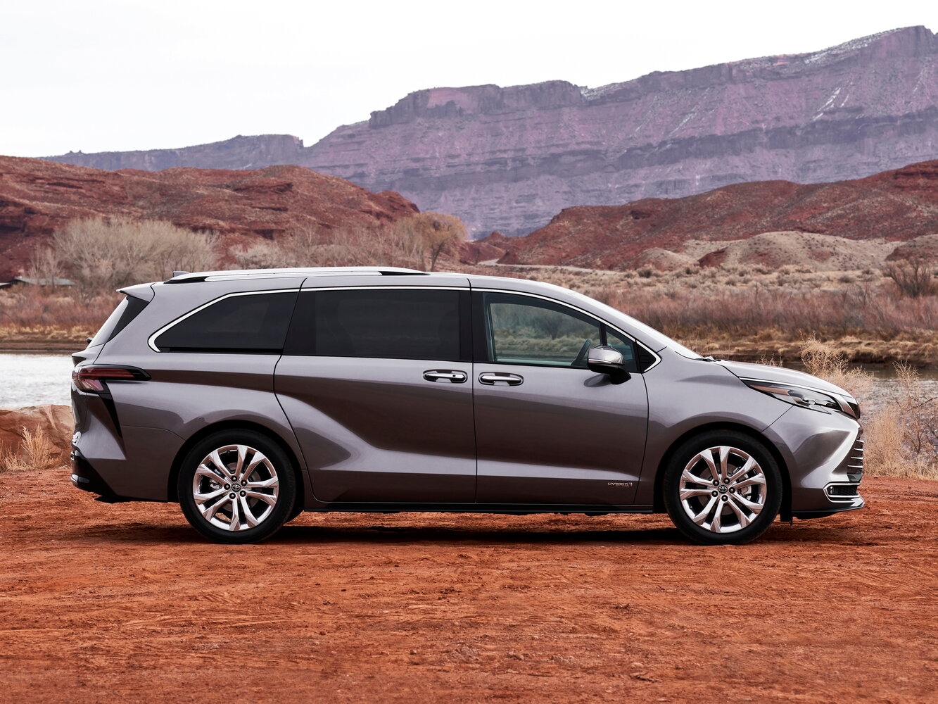 Toyota Sienna 2.5 Hybrid 2WD