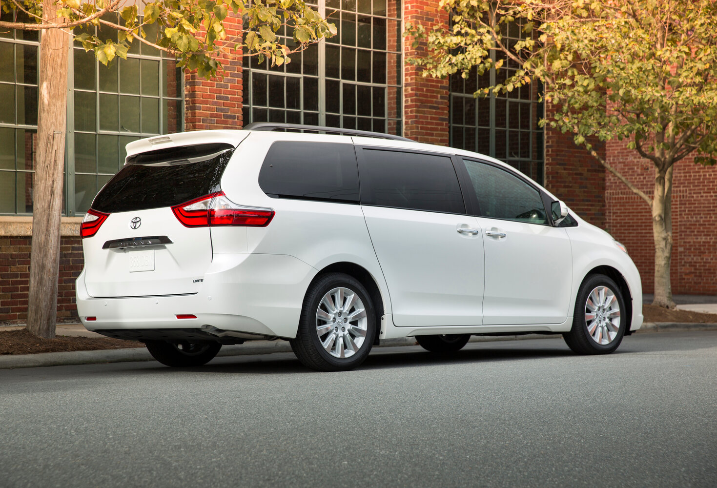 Toyota Sienna 2015 3.5L AT 7 мест