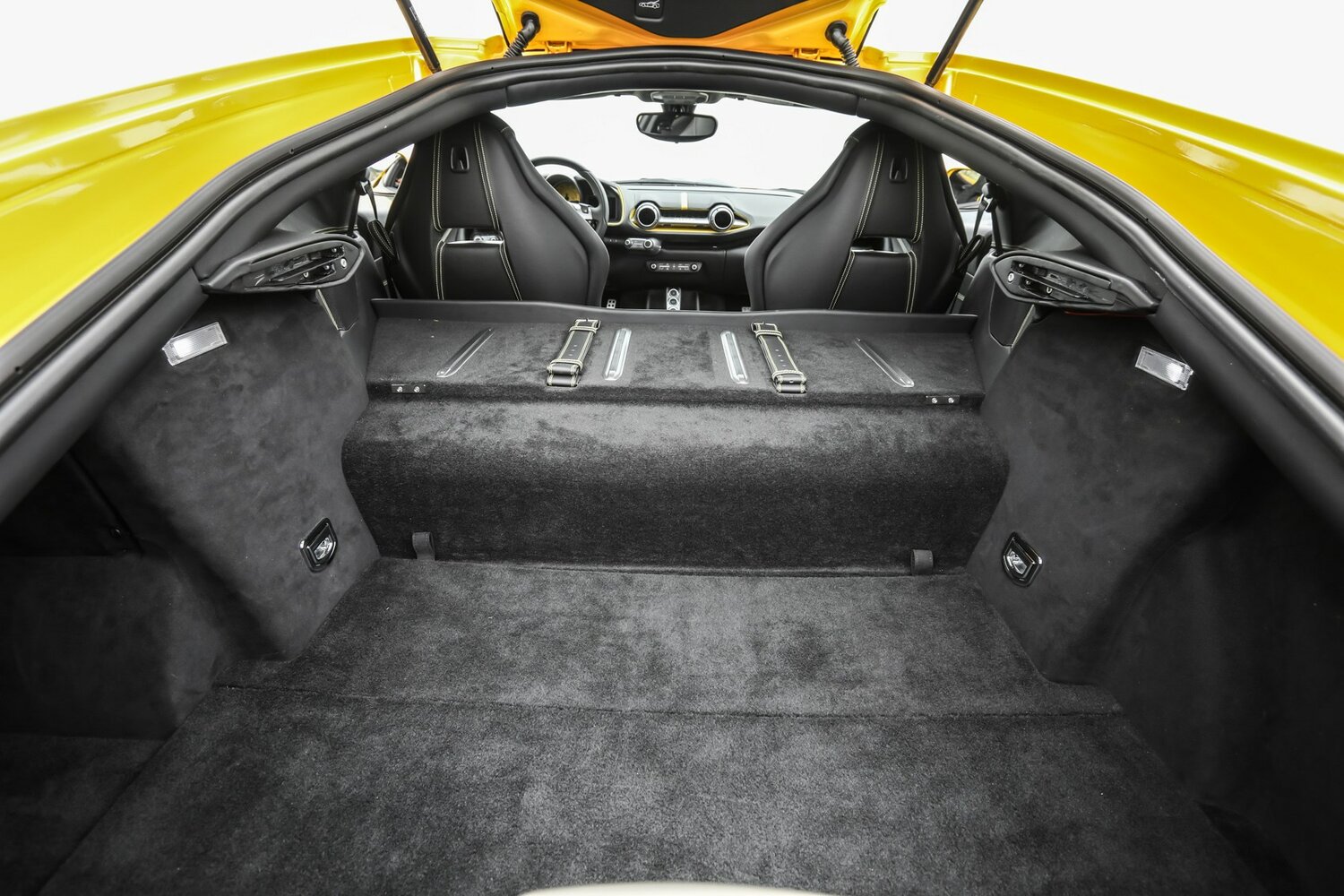 Ferrari 812 — справочные фотографии комплектации, Багажник