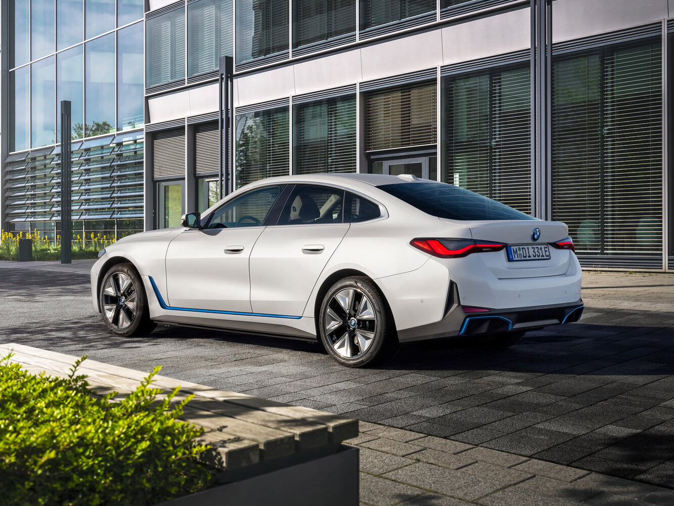 BMW i4 M50