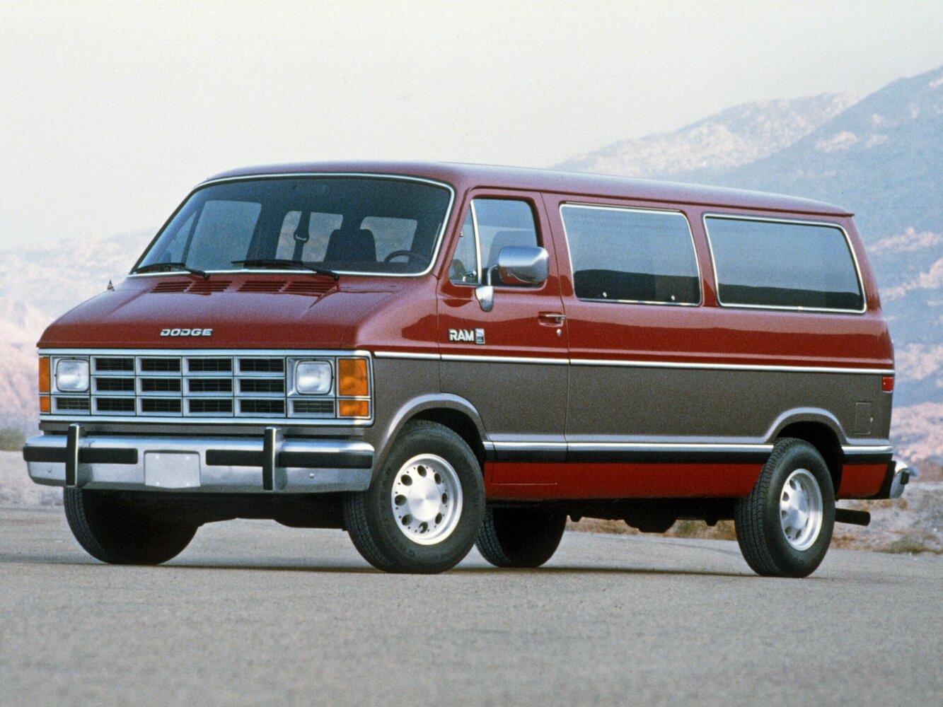 Dodge RAM Van — II поколение (1979–1993)