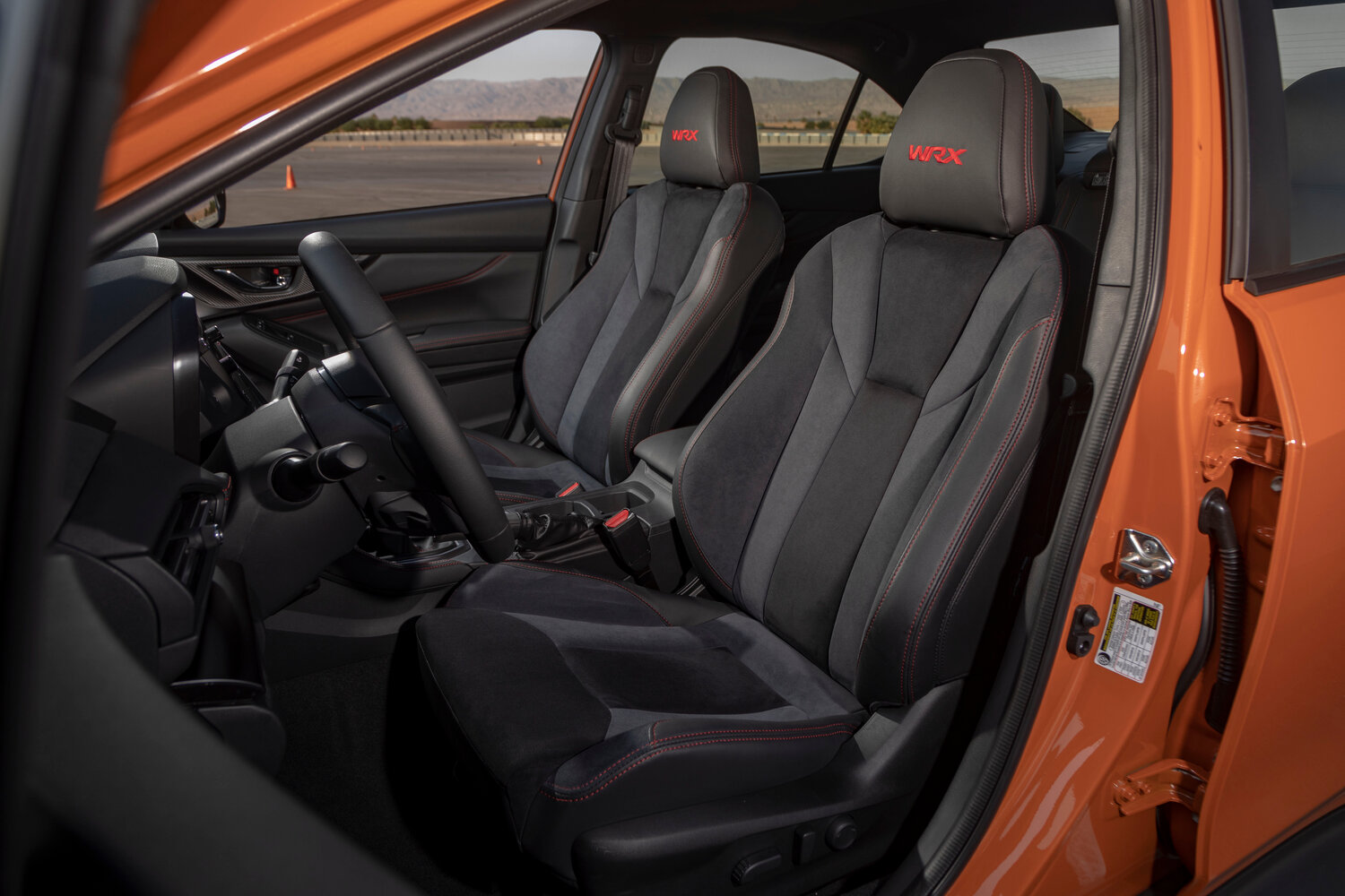 Subaru WRX — справочные фотографии комплектации, Интерьер 1