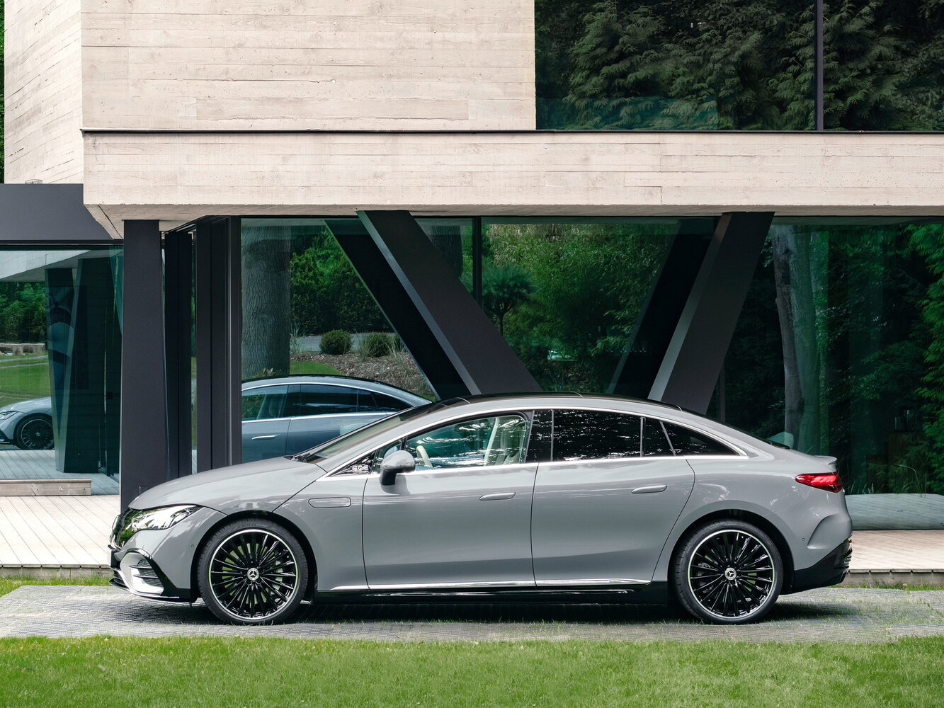 Mercedes-Benz EQE V295 EQE350+