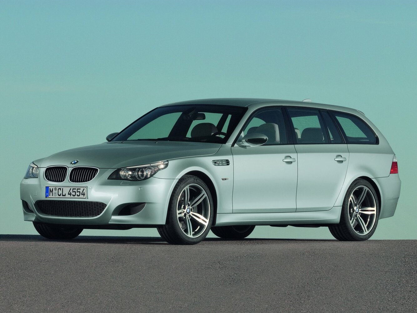 BMW M5 — IV (E60/E61) (2004–2010)