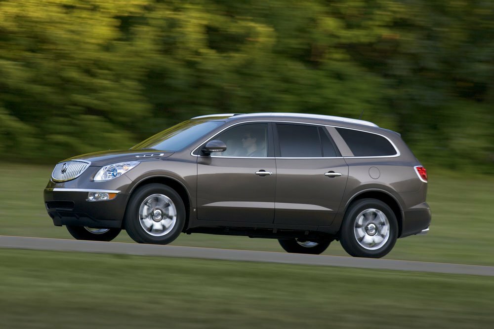 Buick Enclave — справочные фотографии комплектации, Сбоку