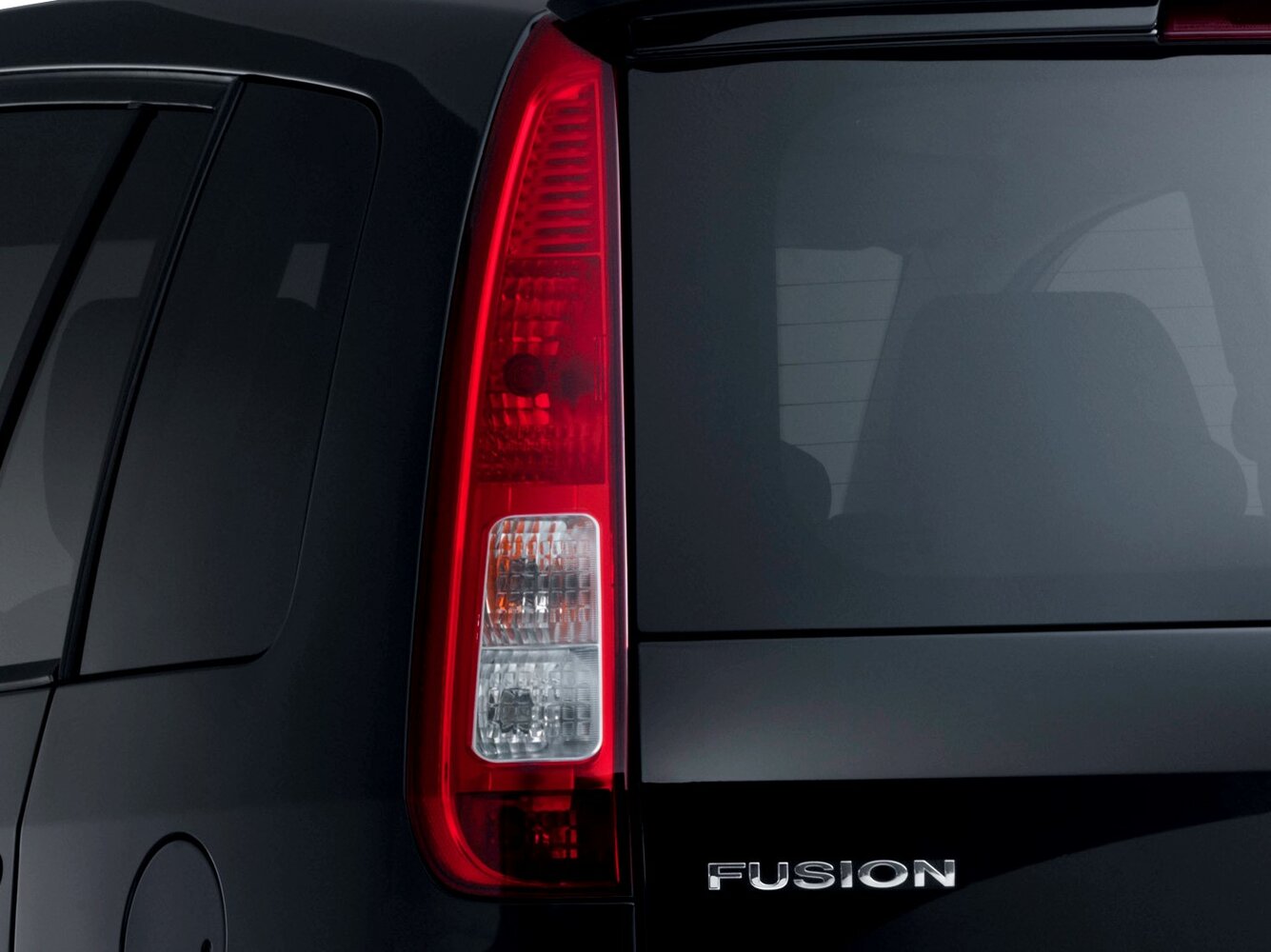 Ford Fusion — справочные фотографии комплектации, Задняя фара