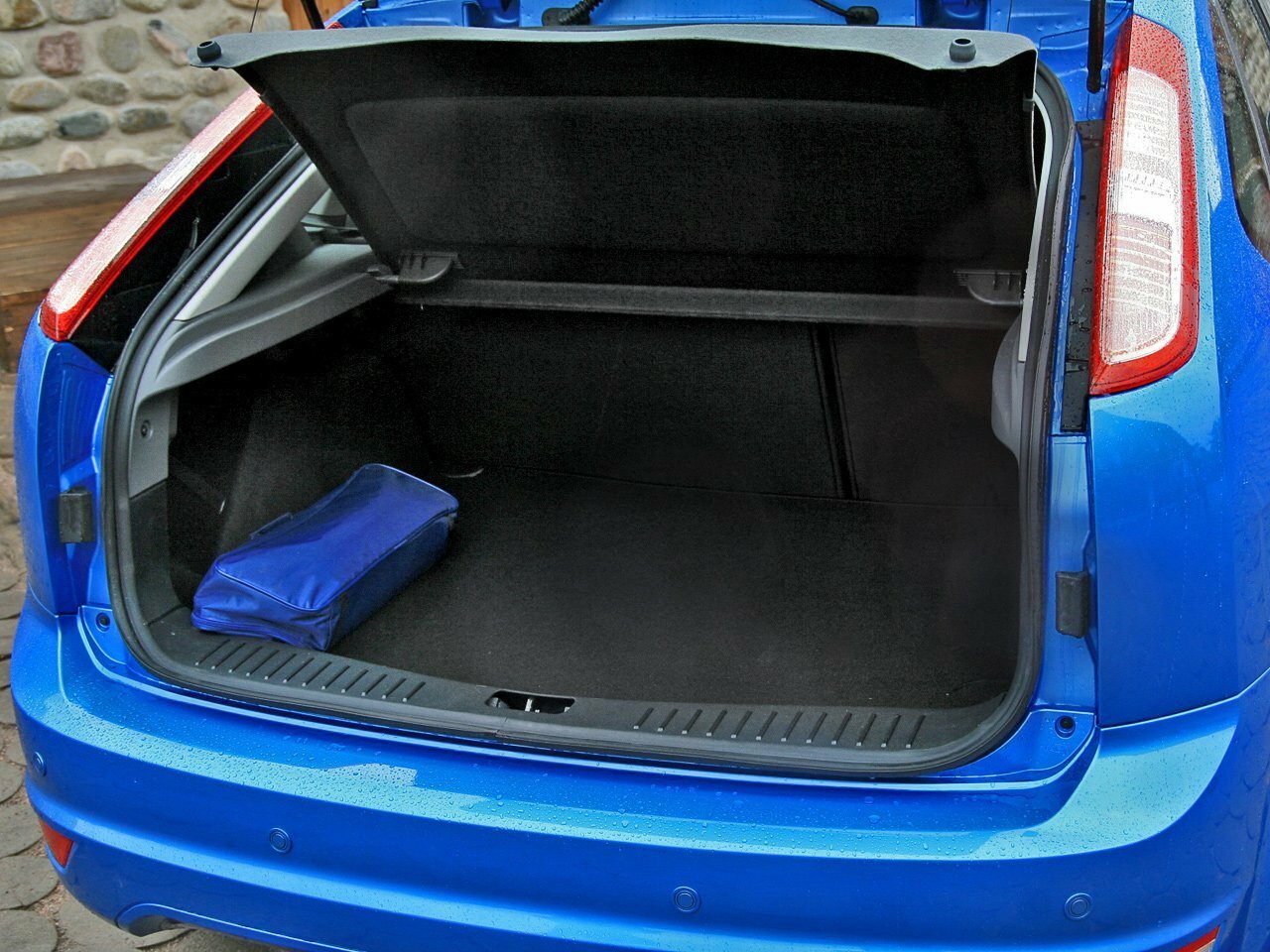 Ford Focus — справочные фотографии комплектации, Багажник