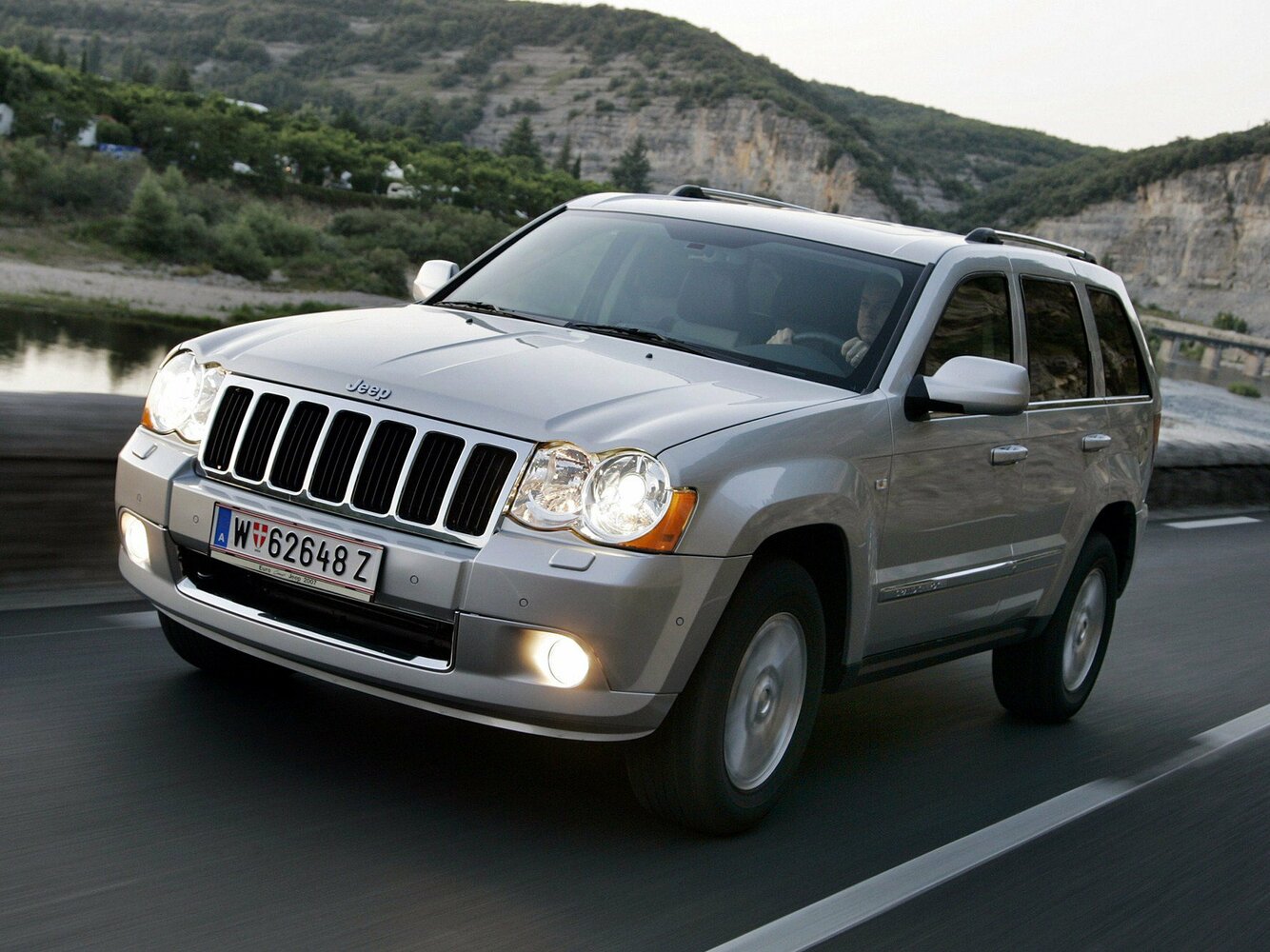 Jeep Grand Cherokee — III (WK) (2004–2010)