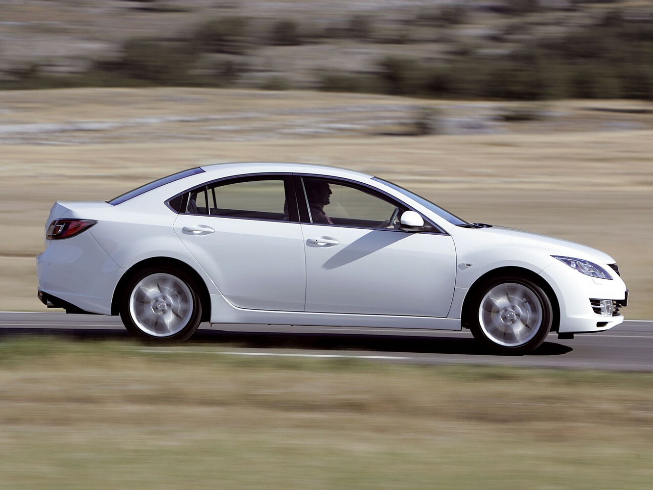Mazda 6 — справочные фотографии комплектации, Сбоку