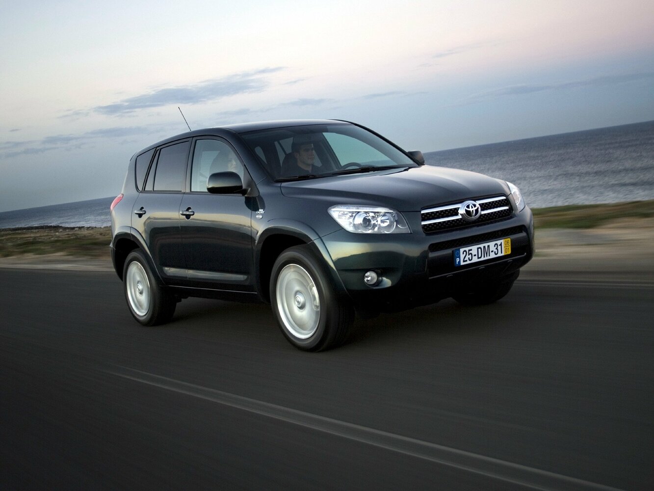 Toyota RAV4 2009 2.4L AT Luxury