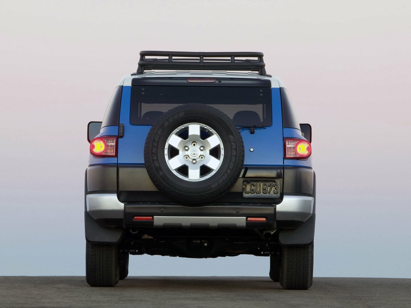 Toyota FJ Cruiser FJ 2017 4.0L AT 5 мест
