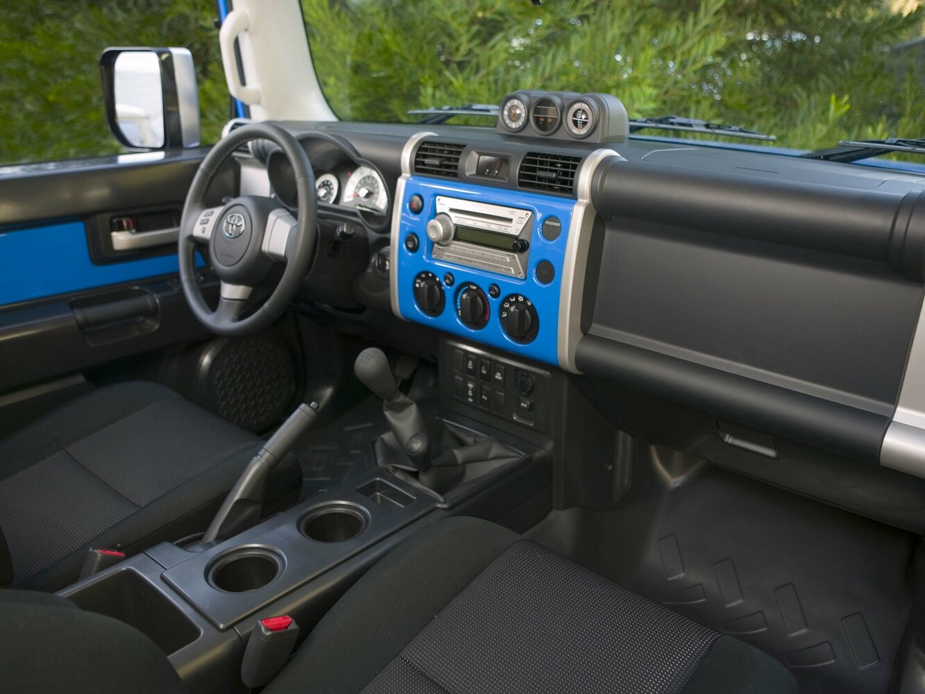Toyota FJ Cruiser FJ 2017 4.0L AT 5 мест