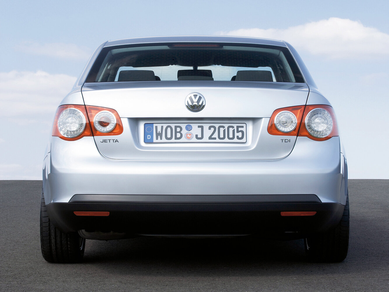 Volkswagen Jetta — справочные фотографии комплектации, Сзади