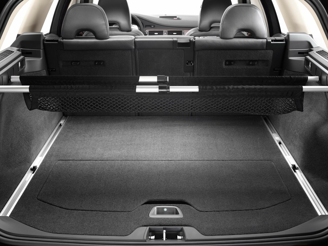 Volvo V70 — справочные фотографии комплектации, Багажник
