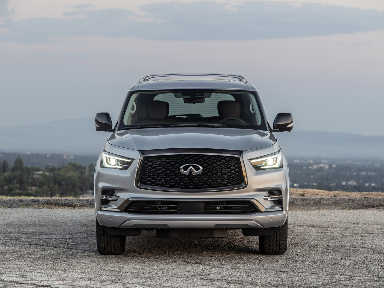 Infiniti QX80 2023 5.6L AT 8 мест