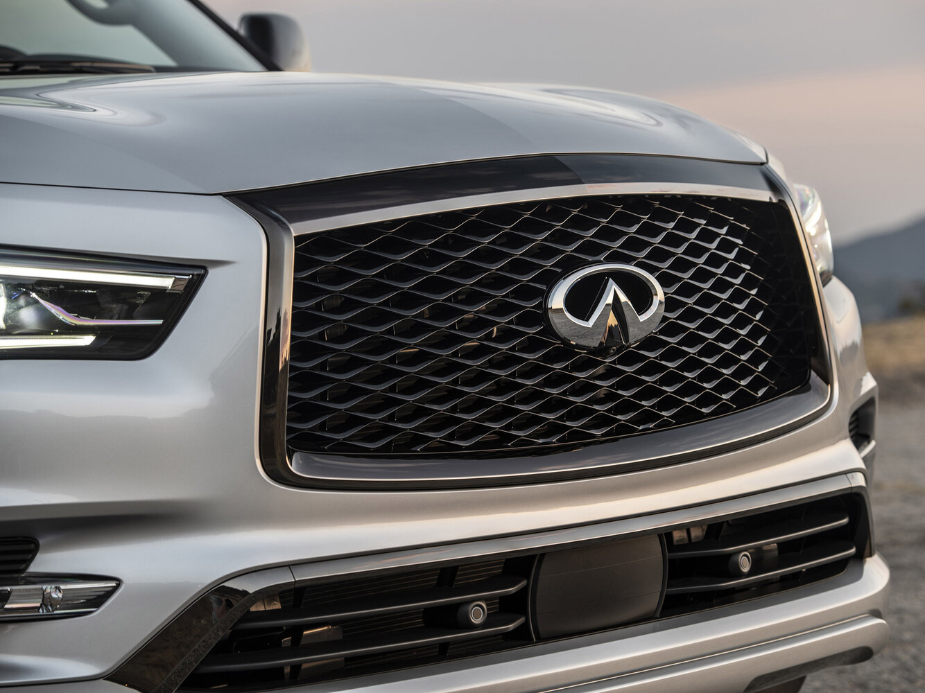 Infiniti QX80 2023 5.6L AT 8 мест