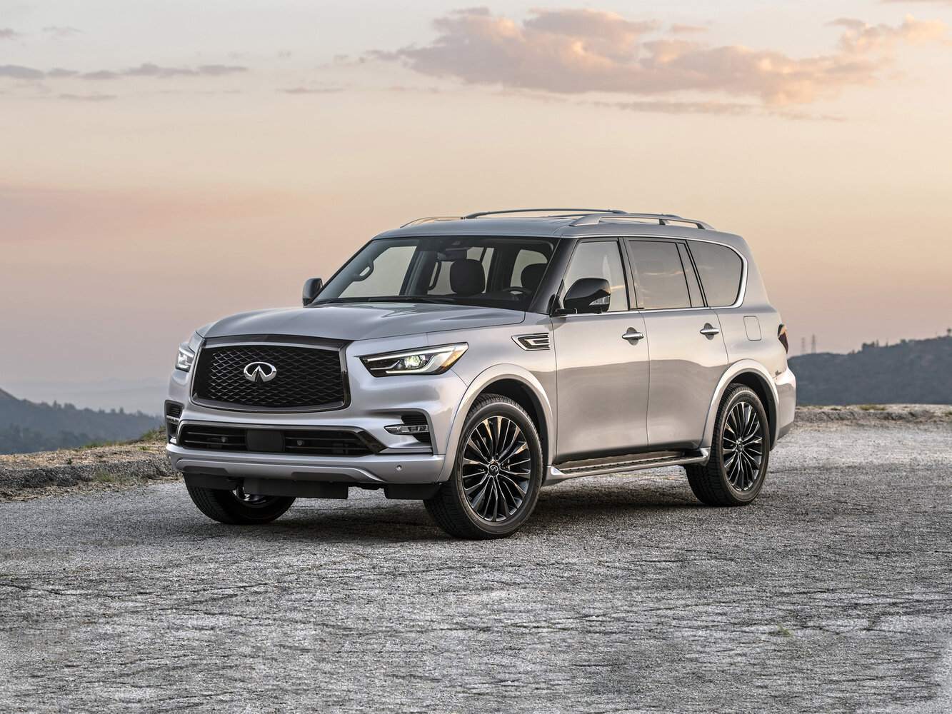 Infiniti QX80 2023 5.6L AT 8 мест