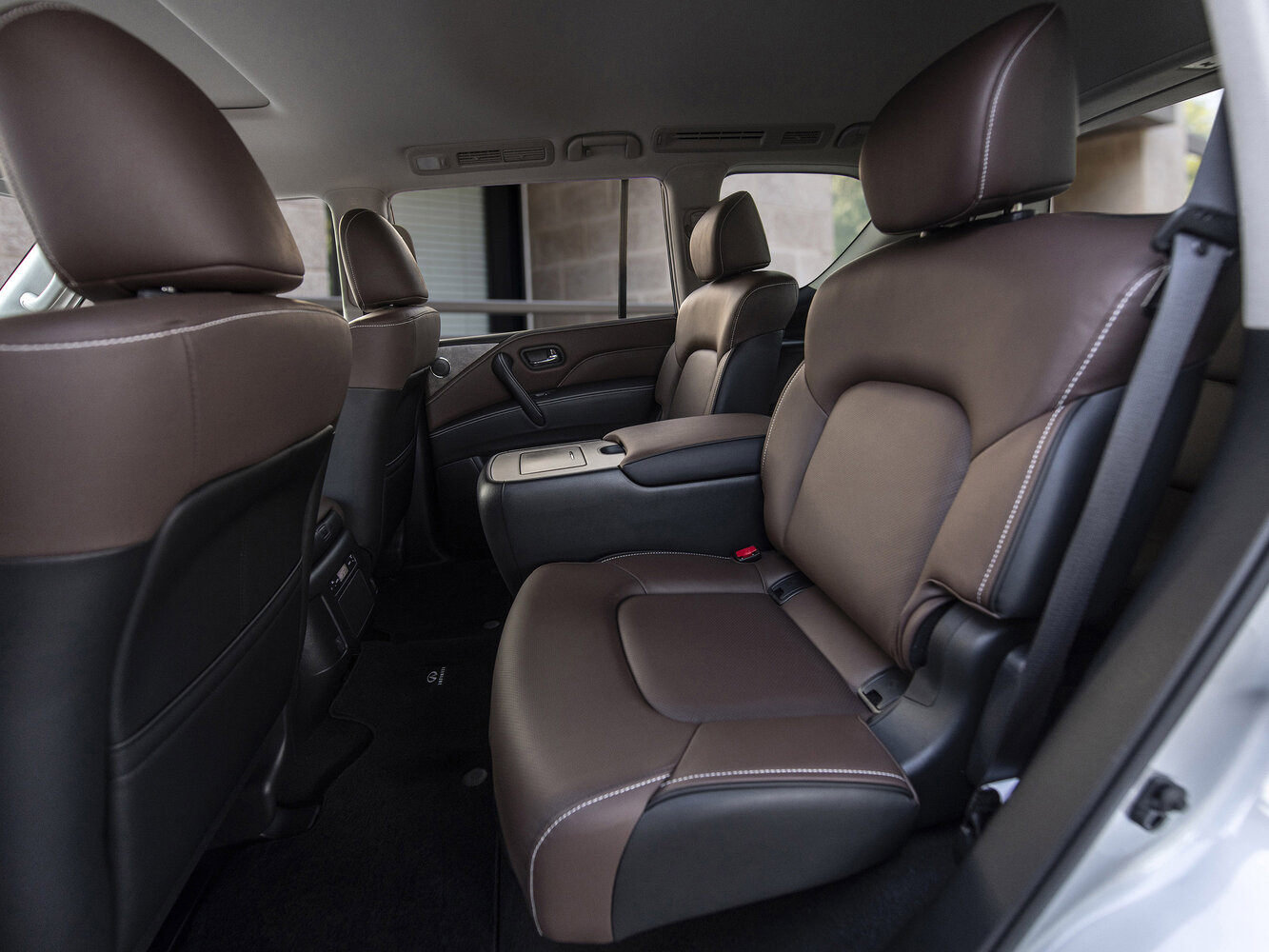 Infiniti QX80 2023 5.6L AT 8 мест