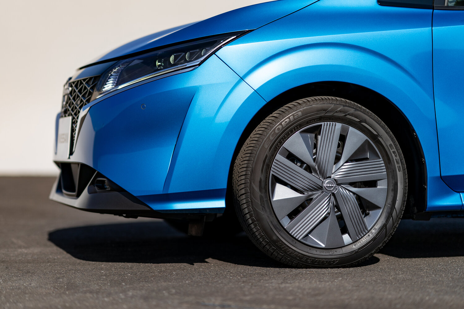 Nissan Note — справочные фотографии комплектации, Диск