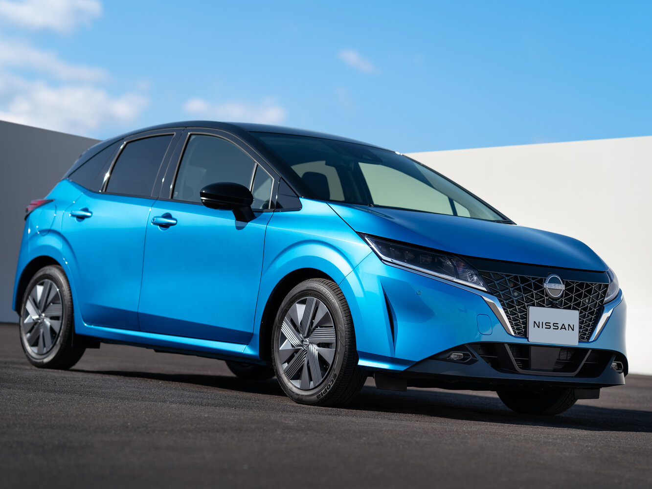 Nissan Note e− X