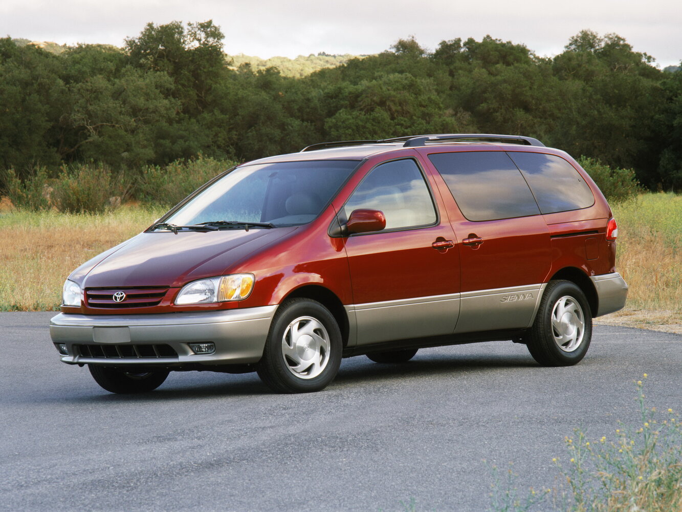 Toyota Sienna — I Рестайлинг (2000–2003)