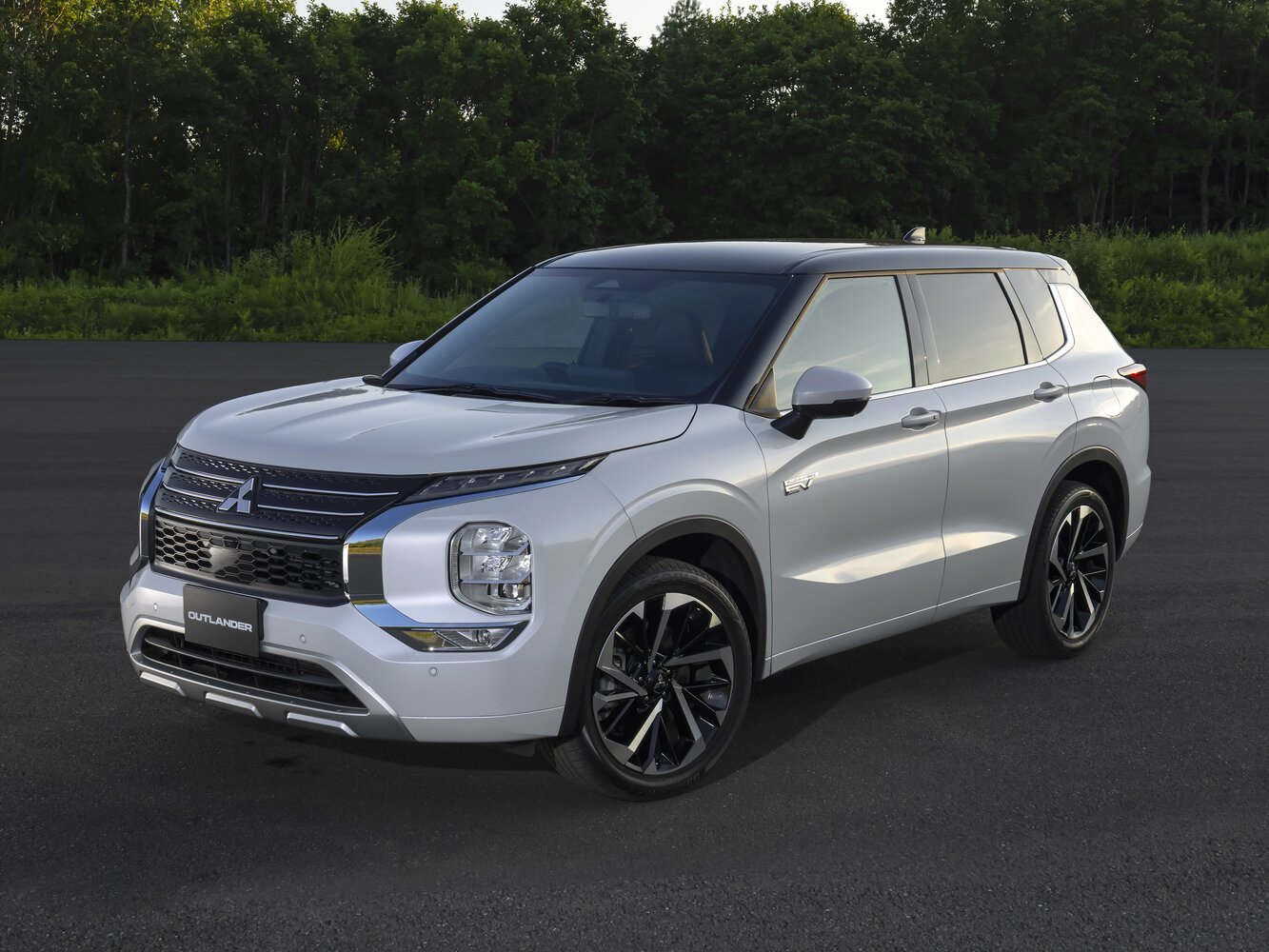 Mitsubishi Outlander — IV поколение (2021–2025)