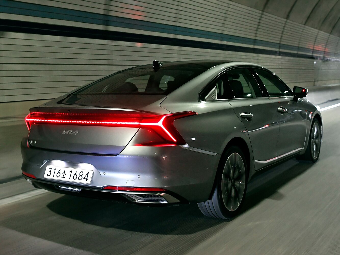 Kia K8 Standard