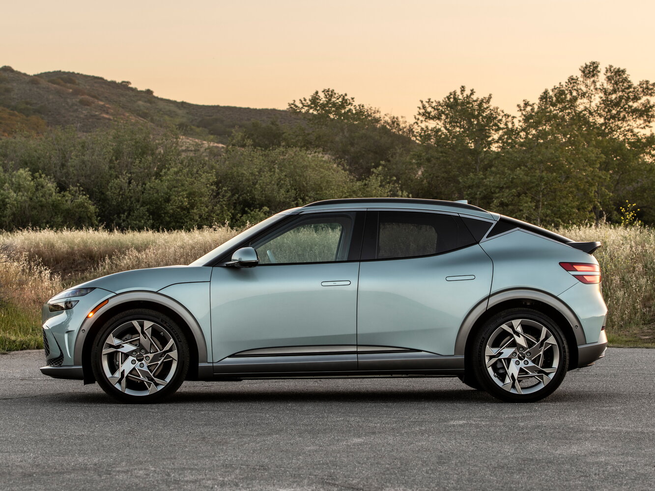 Genesis GV60 Standard