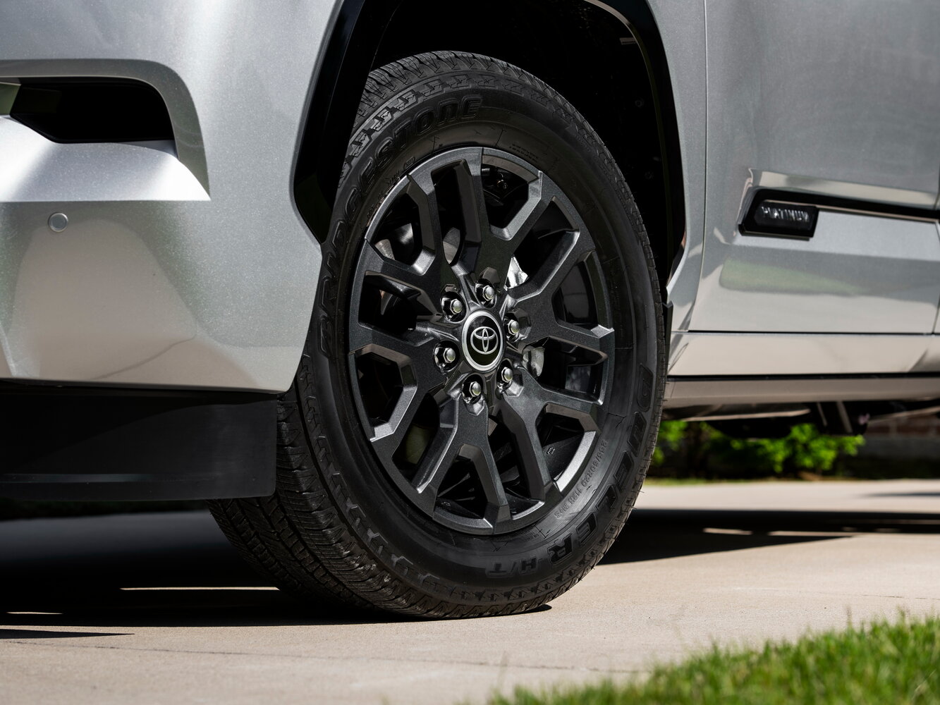 Toyota Sequoia — справочные фотографии комплектации, Диск
