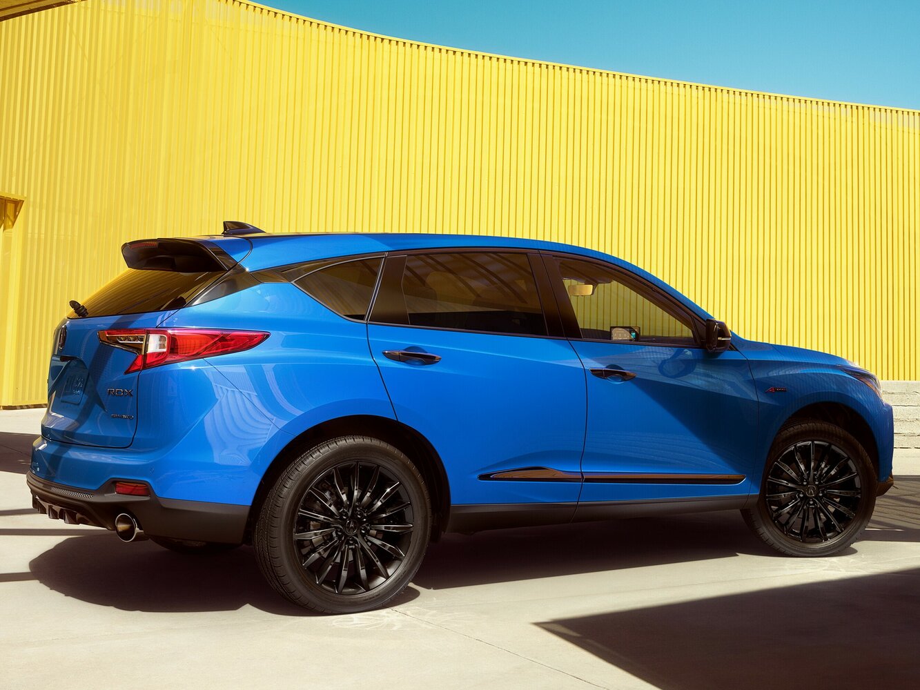 Acura RDX — справочные фотографии комплектации, 3/4 сзади