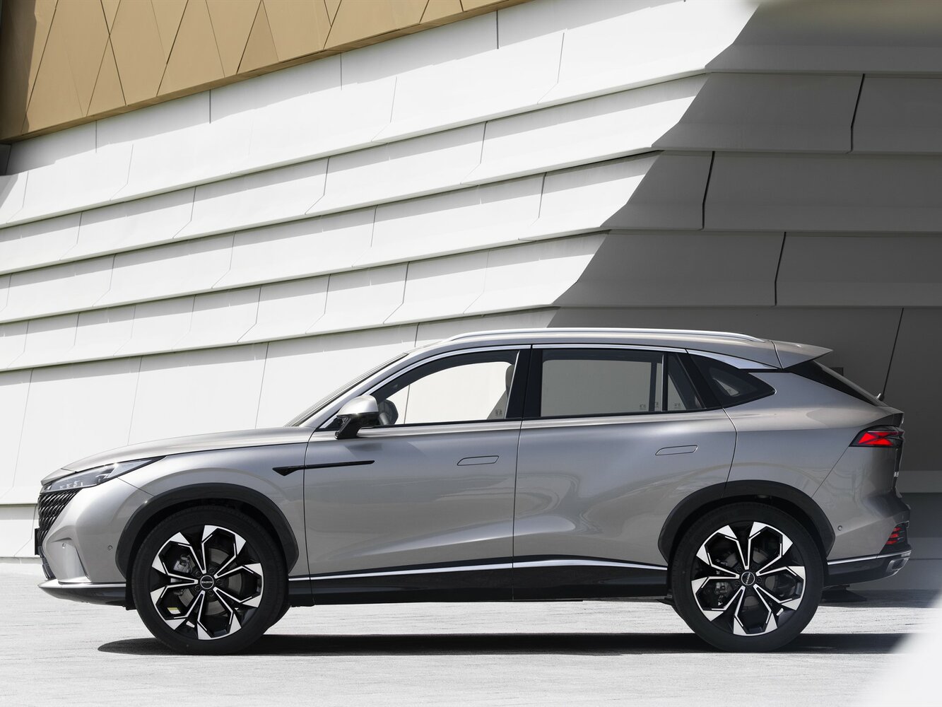 Roewe RX5 2023 PLUS 330TGI AT